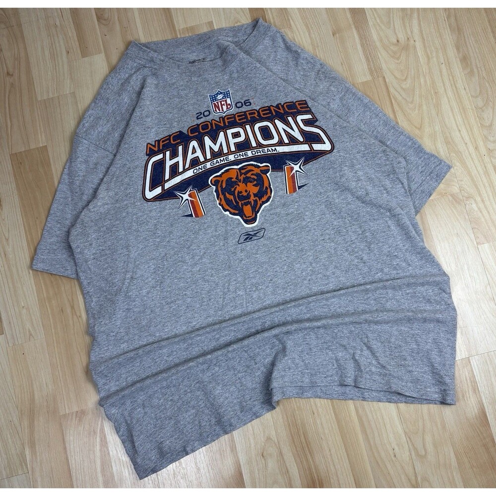 Vintage Y2K Reebok Chicago Bears Graphic T-Shirt / Grey / Size Large